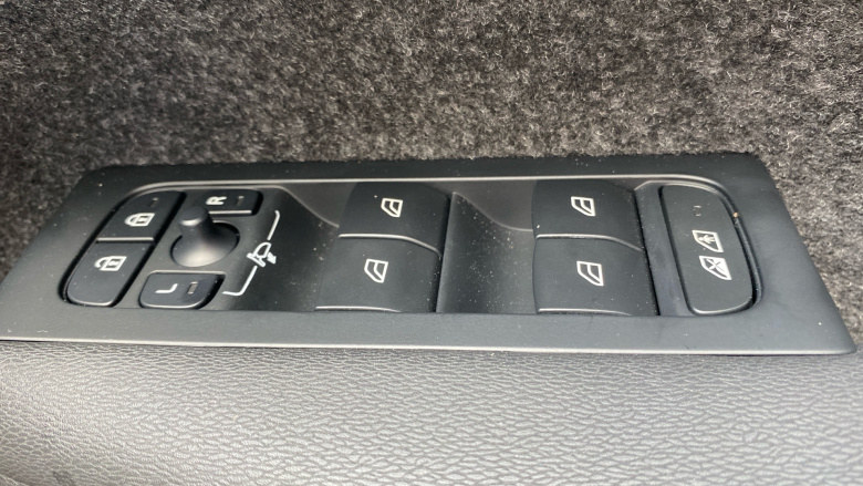 Volvo EX40 185kW Extended Range Core 78kWh 5dr Auto Electric Estate